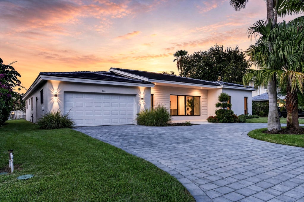 Photo of 3111 NE 55th Street, Fort Lauderdale, FL 33308 (MLS # B26070717)
