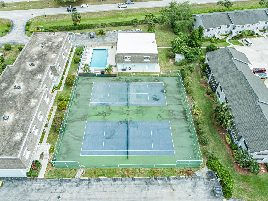 PINETREE VILLAGE - Residential