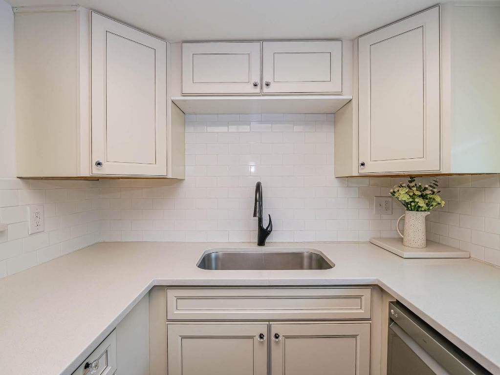 PINETREE VILLAGE - Residential