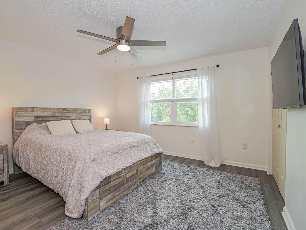 PINETREE VILLAGE - Residential