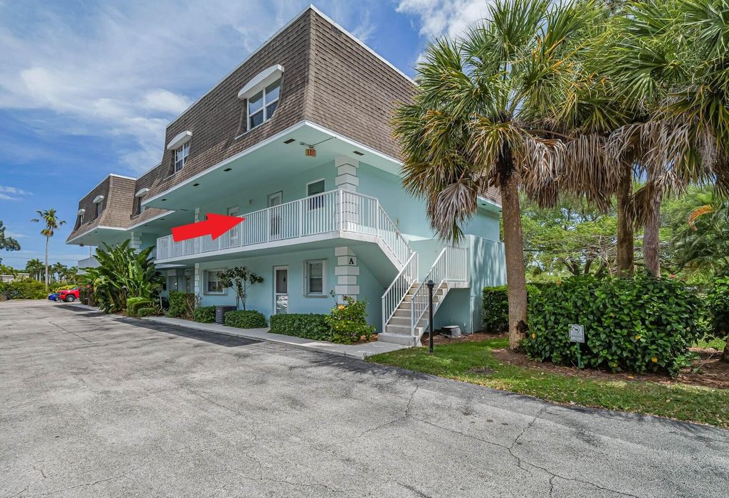 Photo of 1901 Indian River Boulevard #206, Vero Beach, FL 32960 (MLS # R11151445)