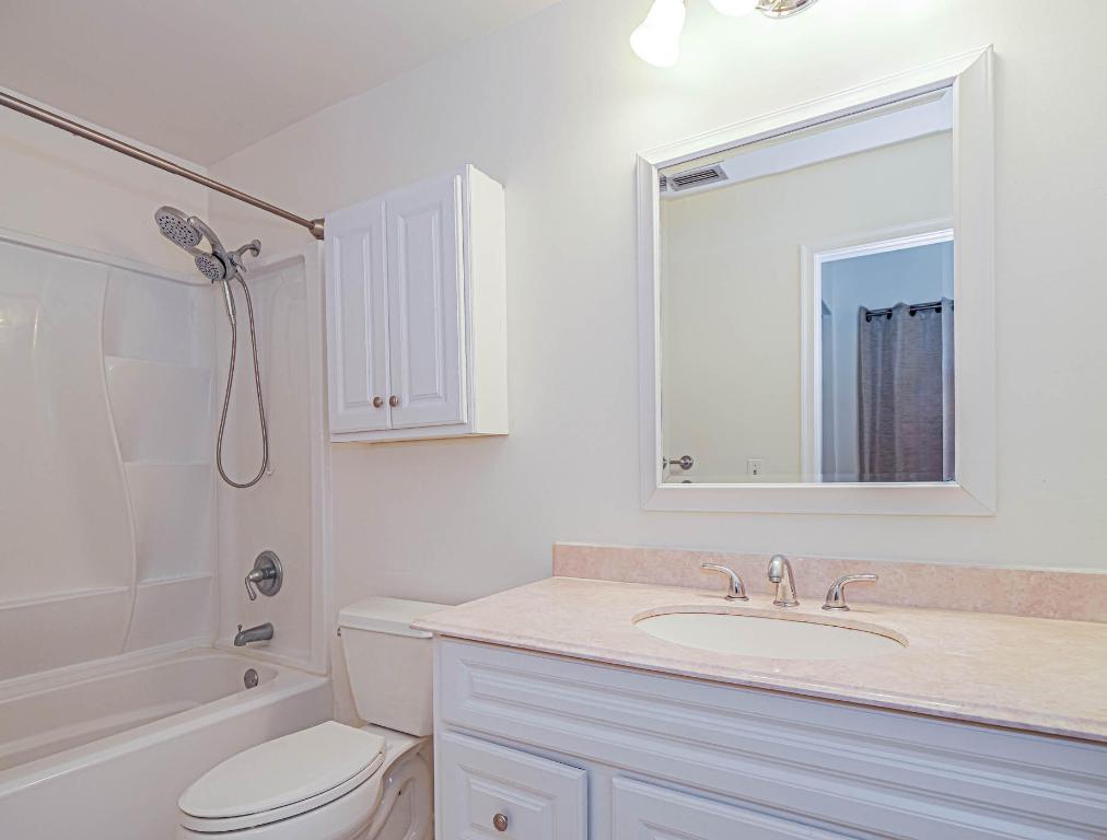 PINETREE VILLAGE - Residential