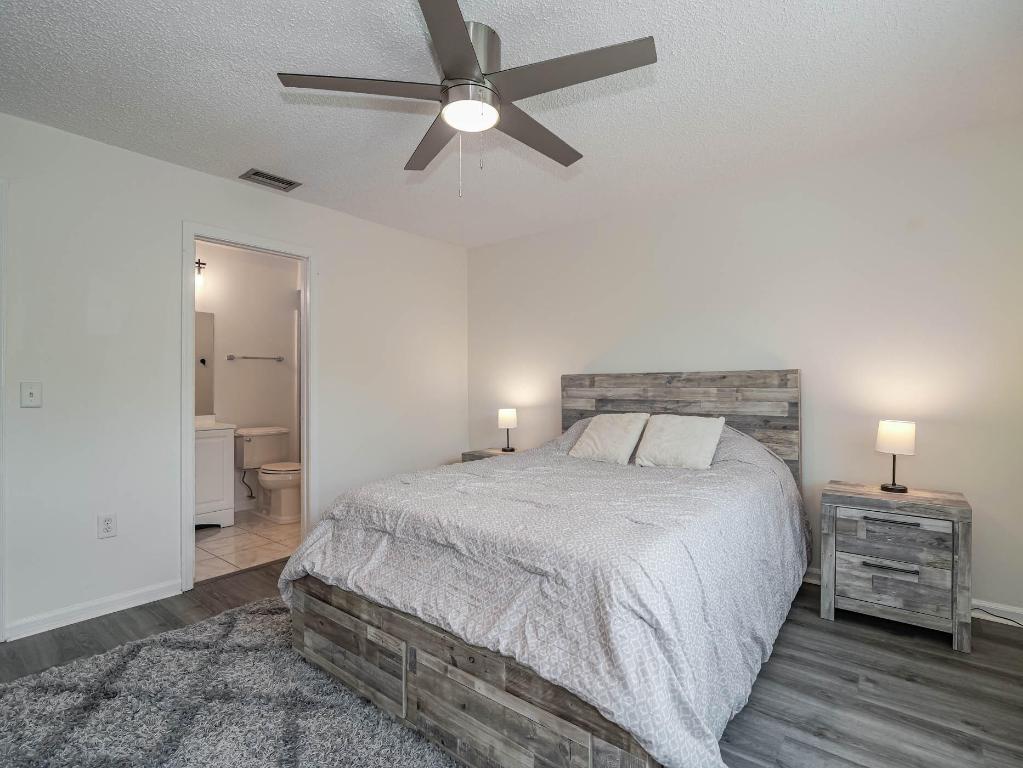 PINETREE VILLAGE - Residential