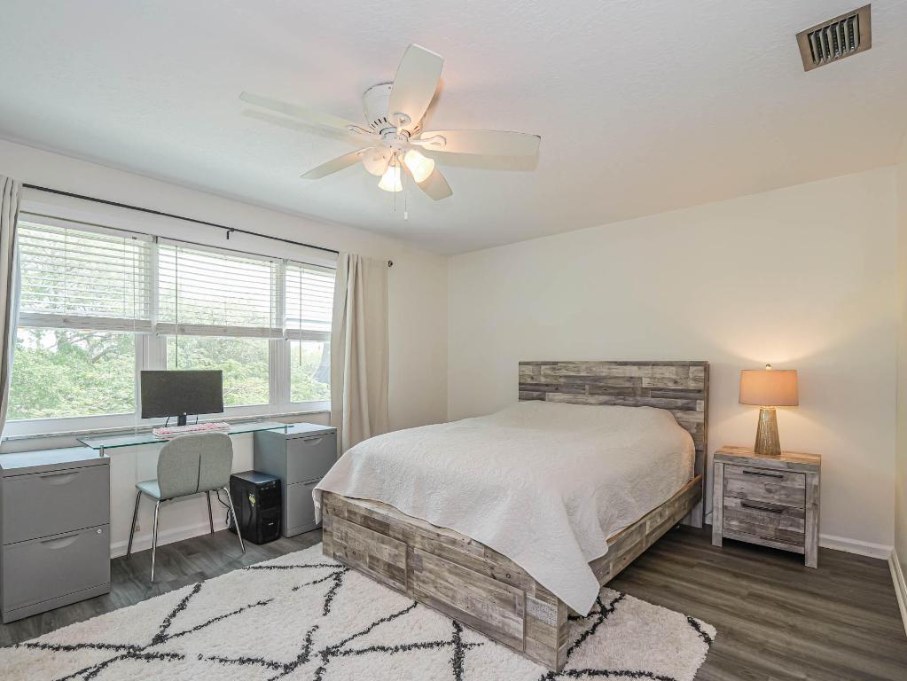 PINETREE VILLAGE - Residential