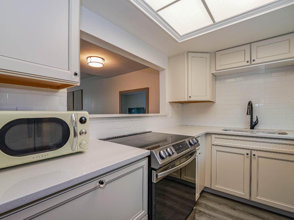 PINETREE VILLAGE - Residential