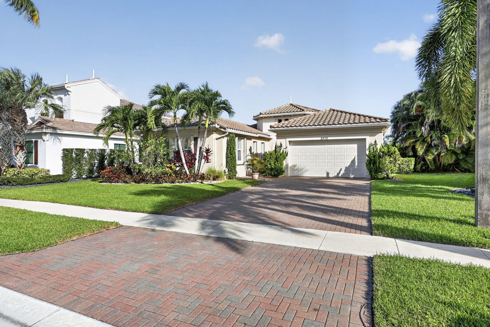 Properties 2572 COOPER Way