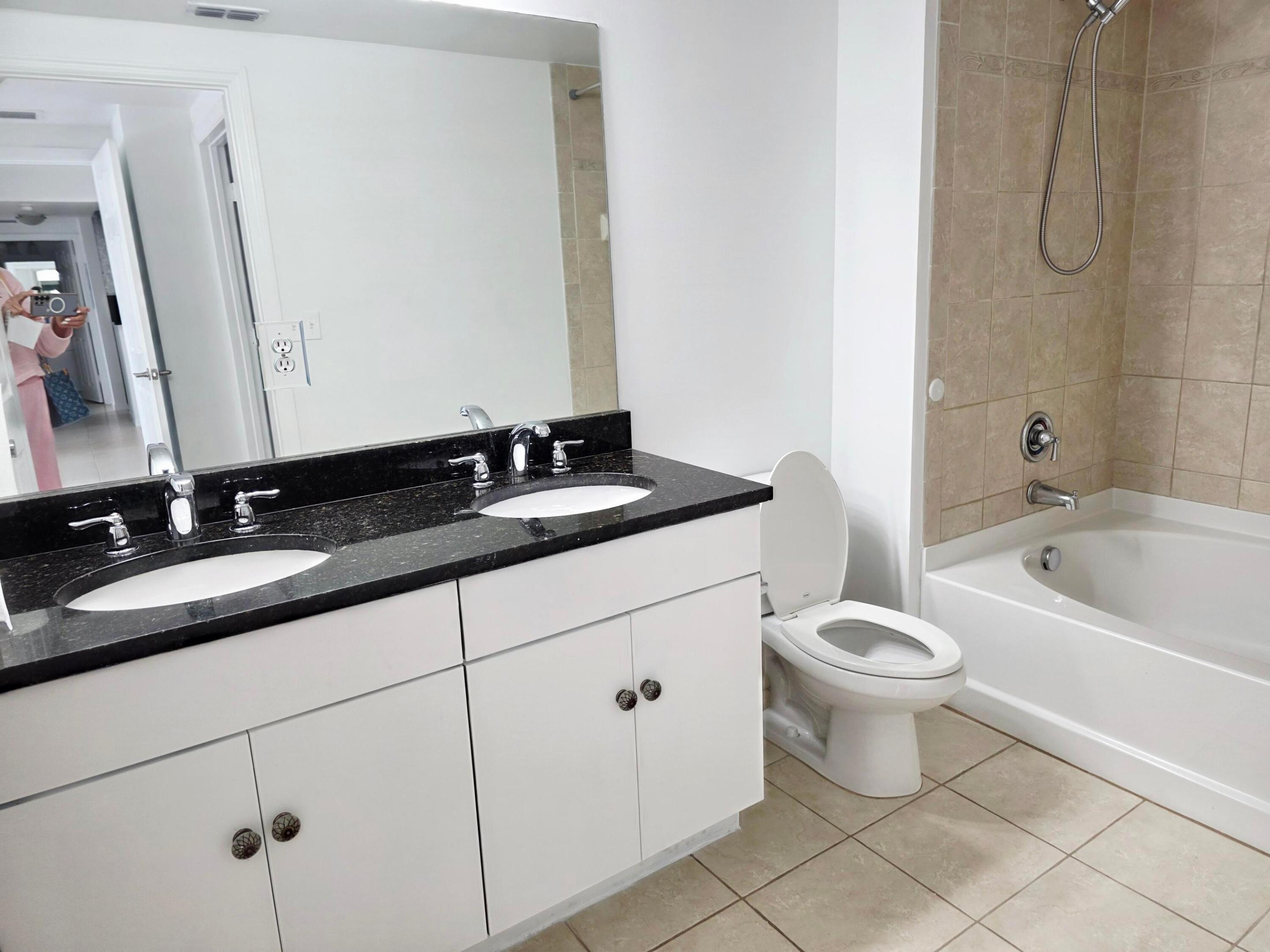 RESIDENCES AT MIDTOWN CONDO - Residential Lease