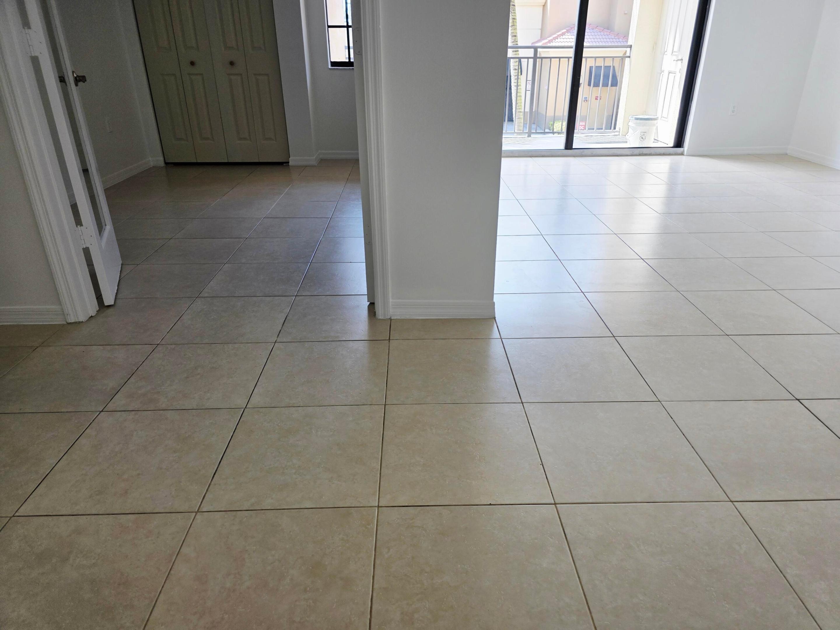 RESIDENCES AT MIDTOWN CONDO - Residential Lease