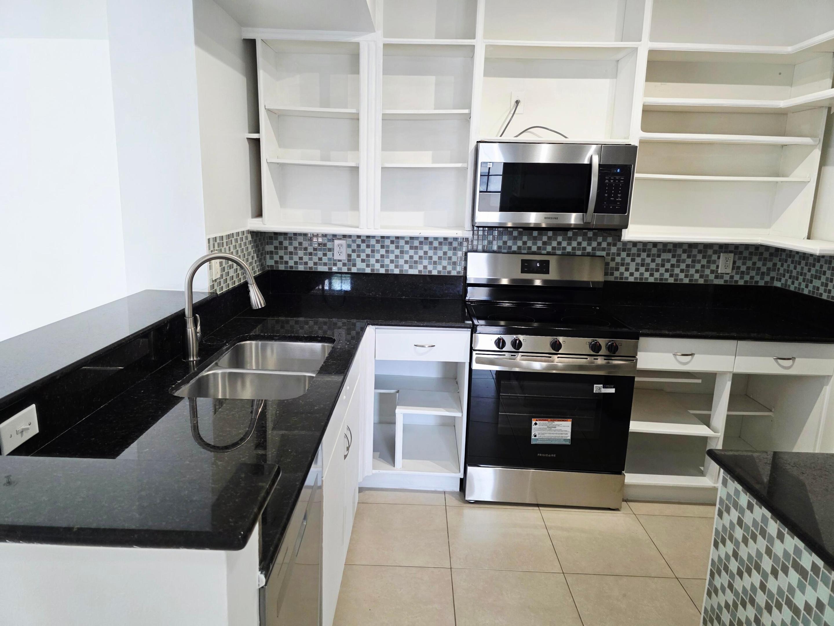 RESIDENCES AT MIDTOWN CONDO - Residential Lease