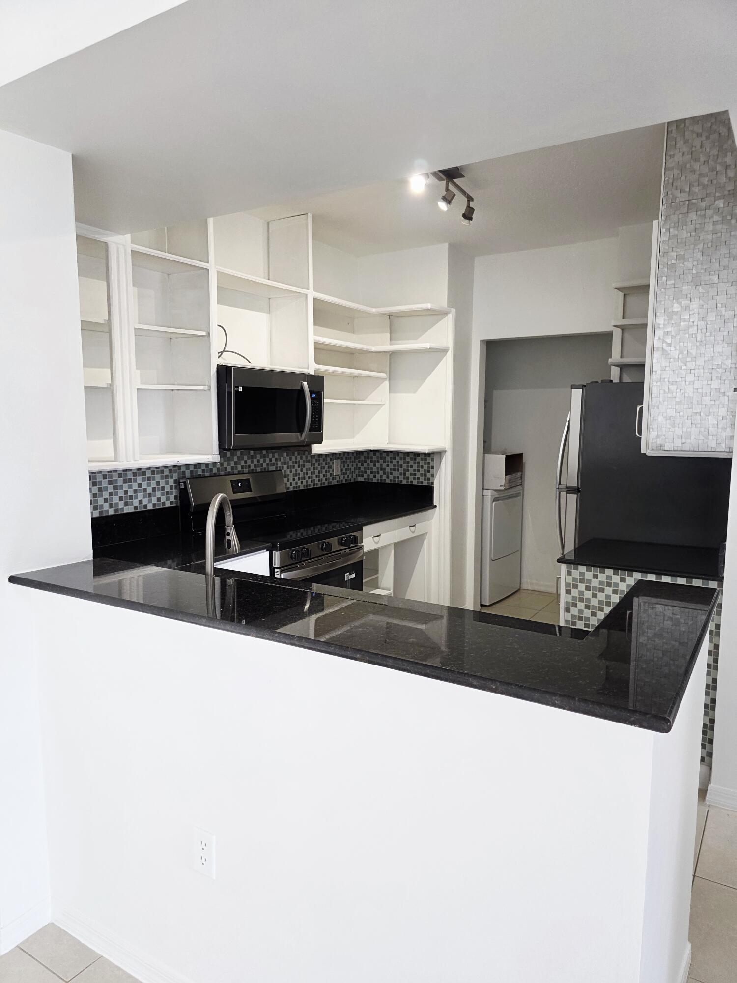 RESIDENCES AT MIDTOWN CONDO - Residential Lease