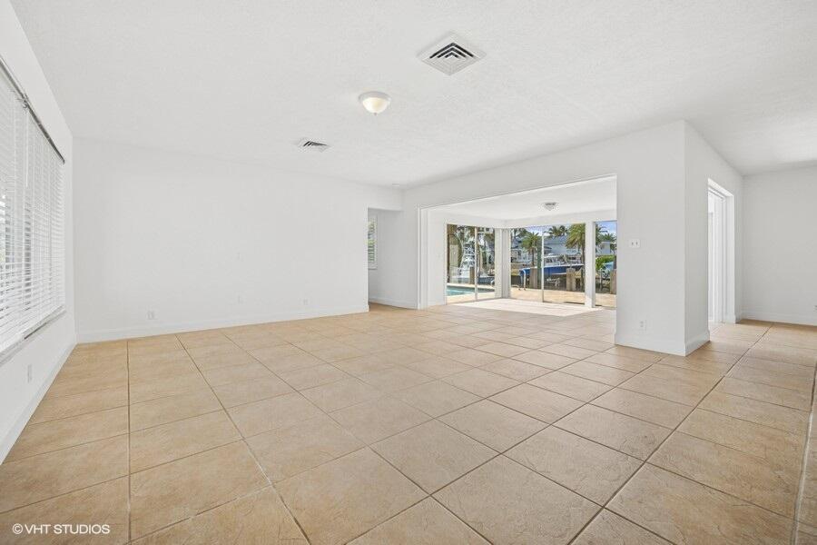 HILLSBORO ISLES - Residential Lease