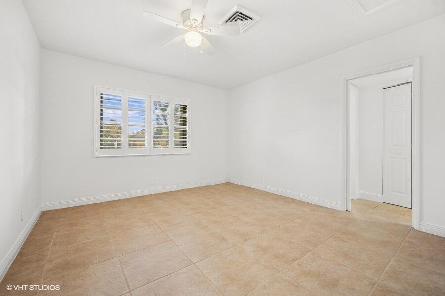 HILLSBORO ISLES - Residential Lease