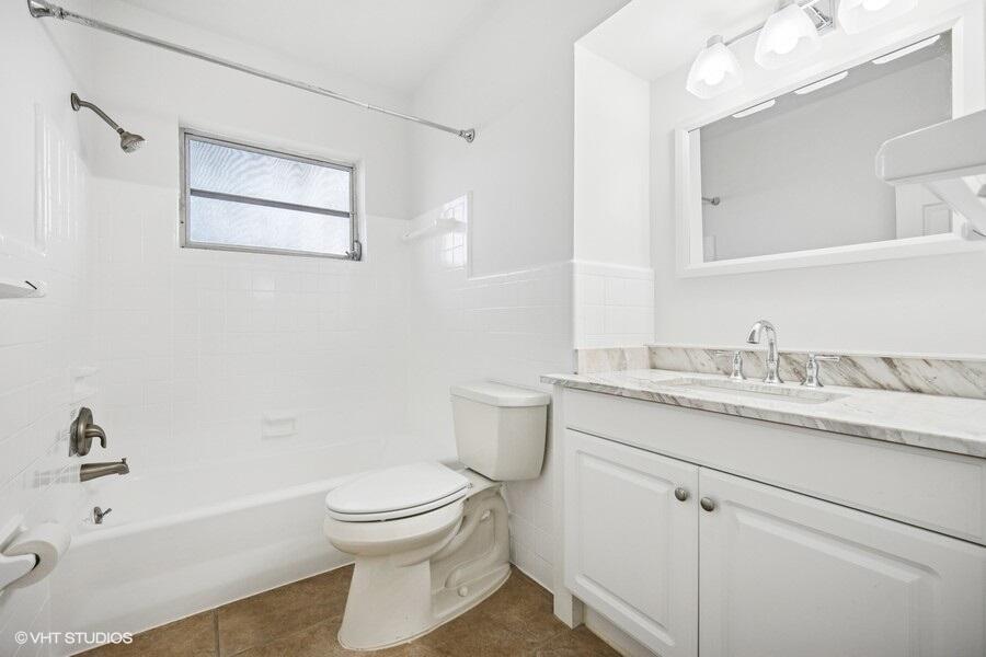 HILLSBORO ISLES - Residential Lease