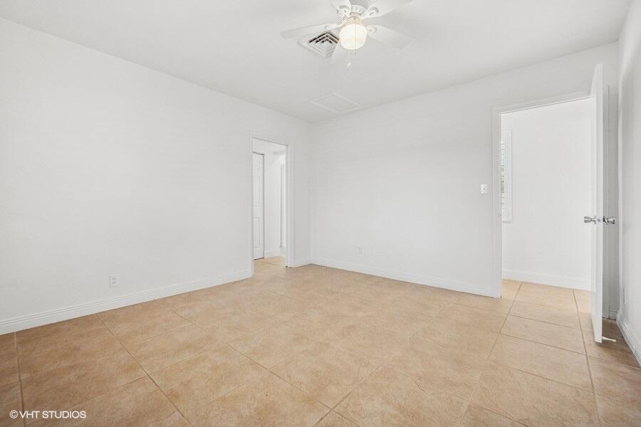 HILLSBORO ISLES - Residential Lease