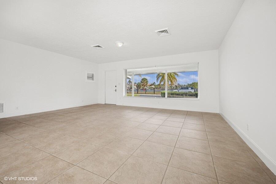 HILLSBORO ISLES - Residential Lease