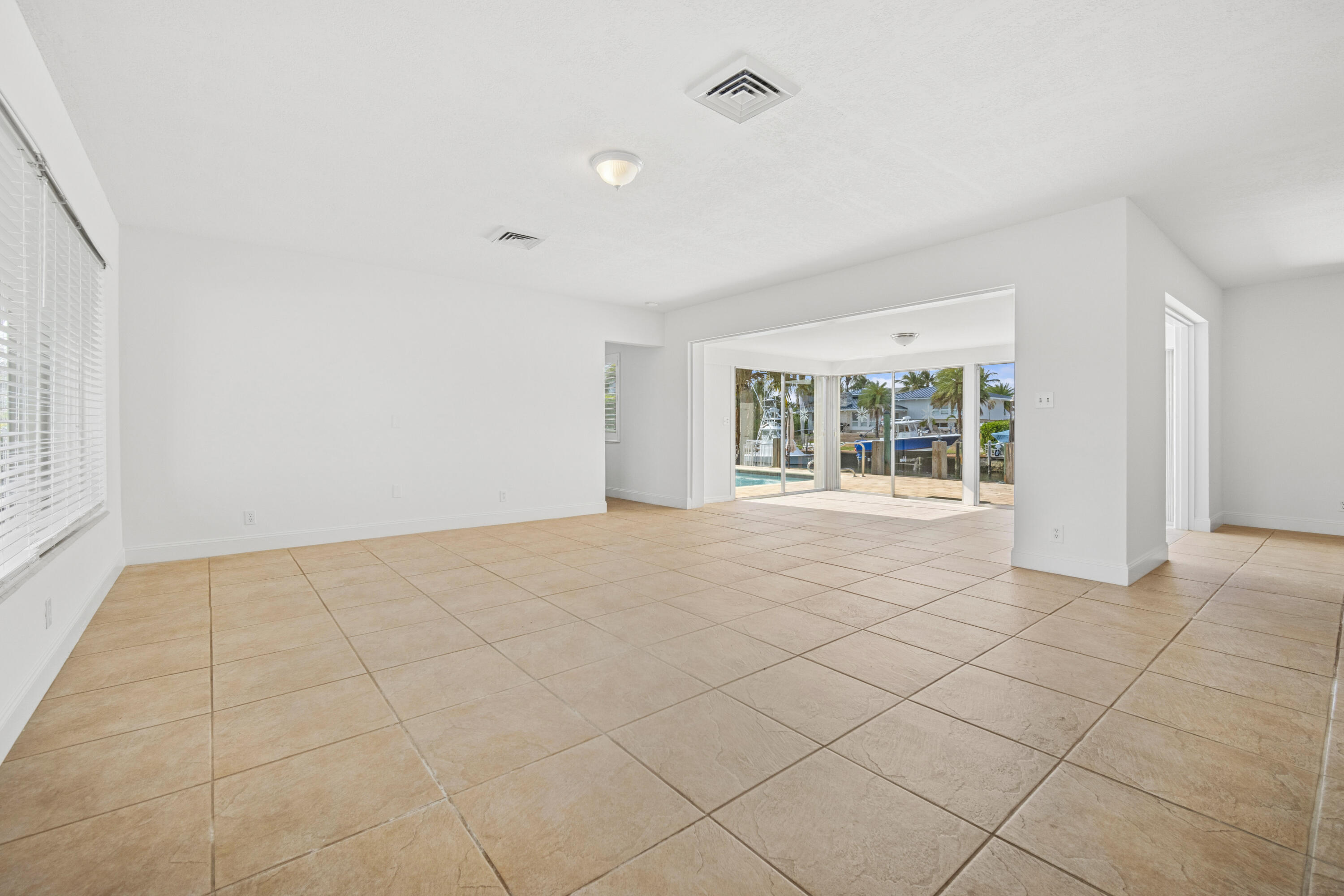 HILLSBORO ISLES - Residential Lease