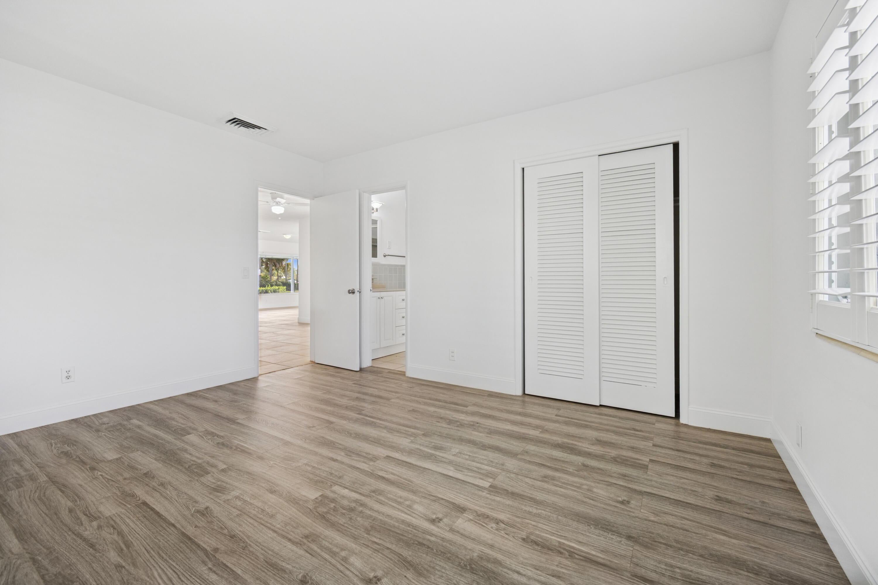 HILLSBORO ISLES - Residential Lease