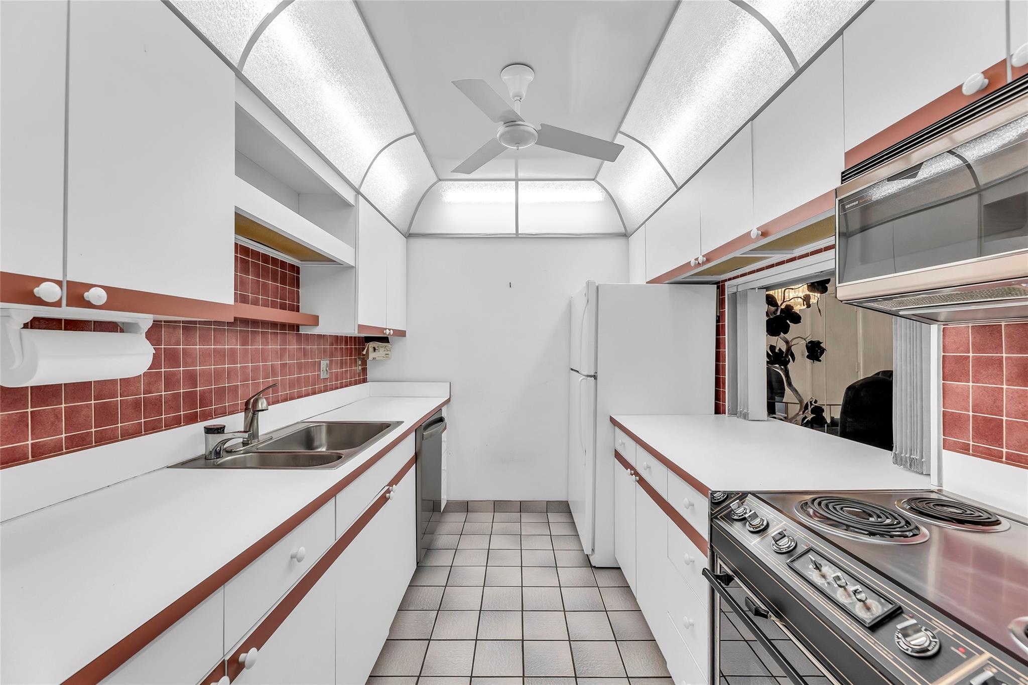 Bay Colony Club - Residential