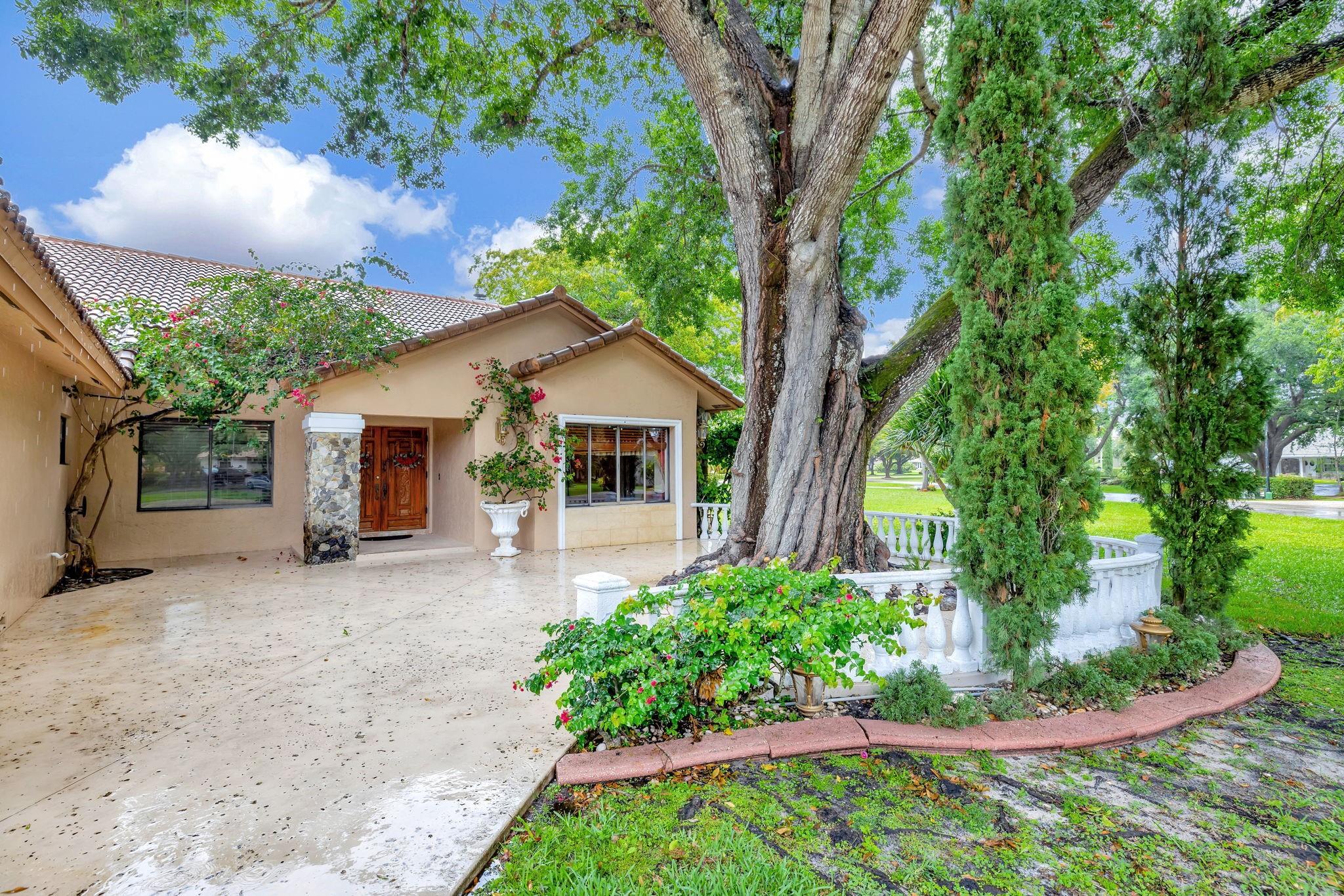 5355 NW 77th Ter