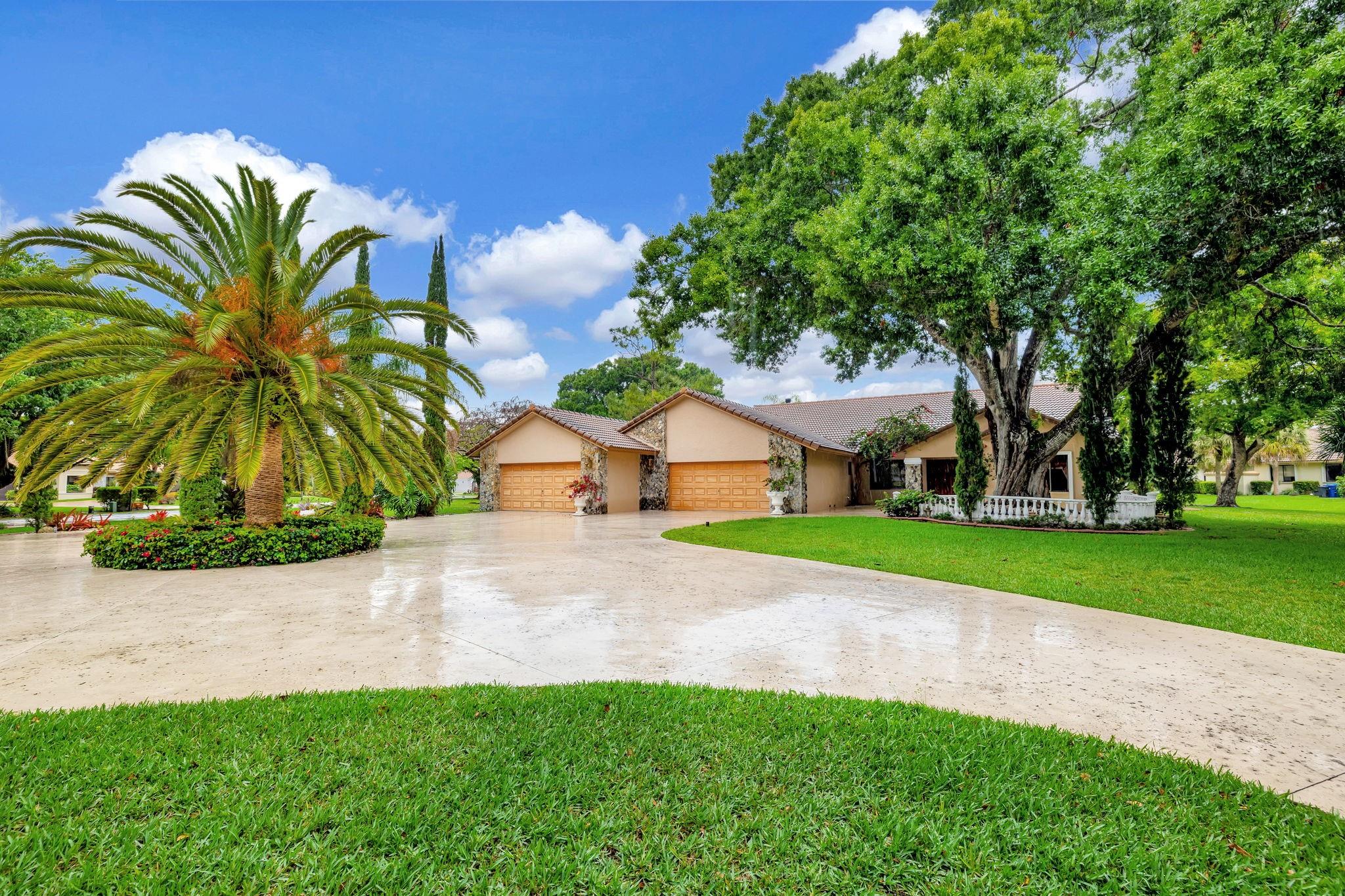5355 NW 77th Ter