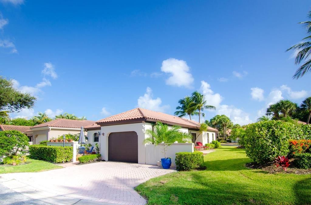 Photo of 1477 Via De La Palma, Jupiter, FL 33477 (MLS # R10830764)