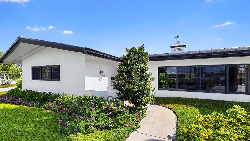 Photo of 1099 SW 12th Street, Boca Raton, FL 33486 (MLS # B26052986)