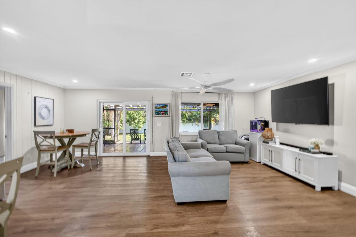 NORTH PALM BEACH VILLAGE OF 6 - Residential