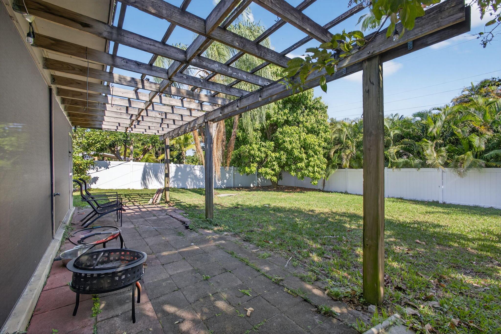 NORTH PALM BEACH VILLAGE - Residential