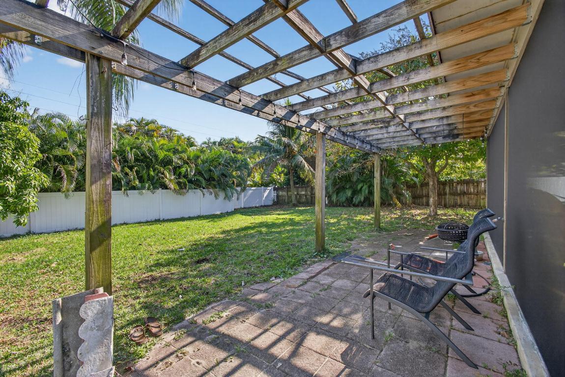 NORTH PALM BEACH VILLAGE OF 6 - Residential