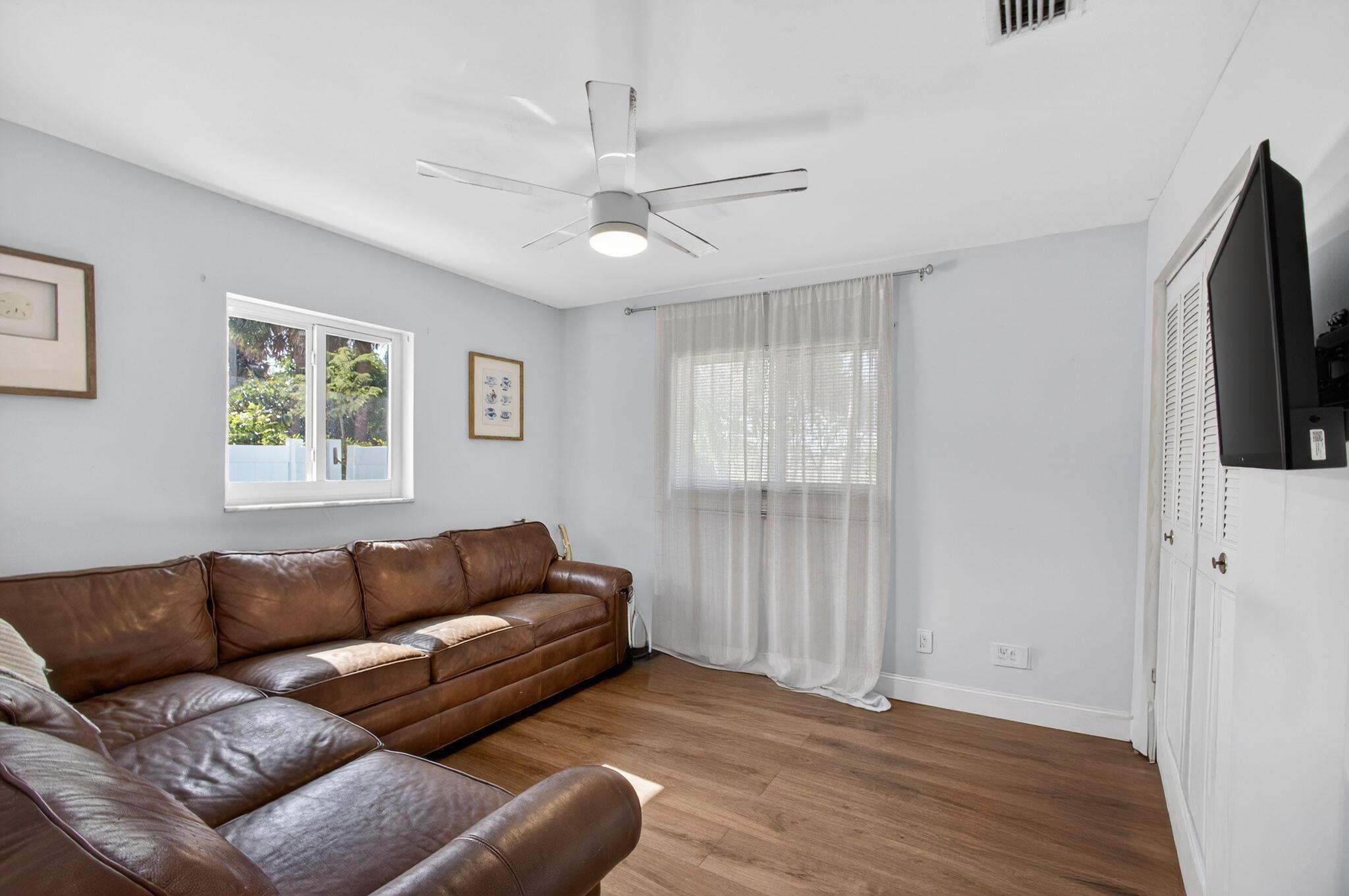 NORTH PALM BEACH VILLAGE - Residential