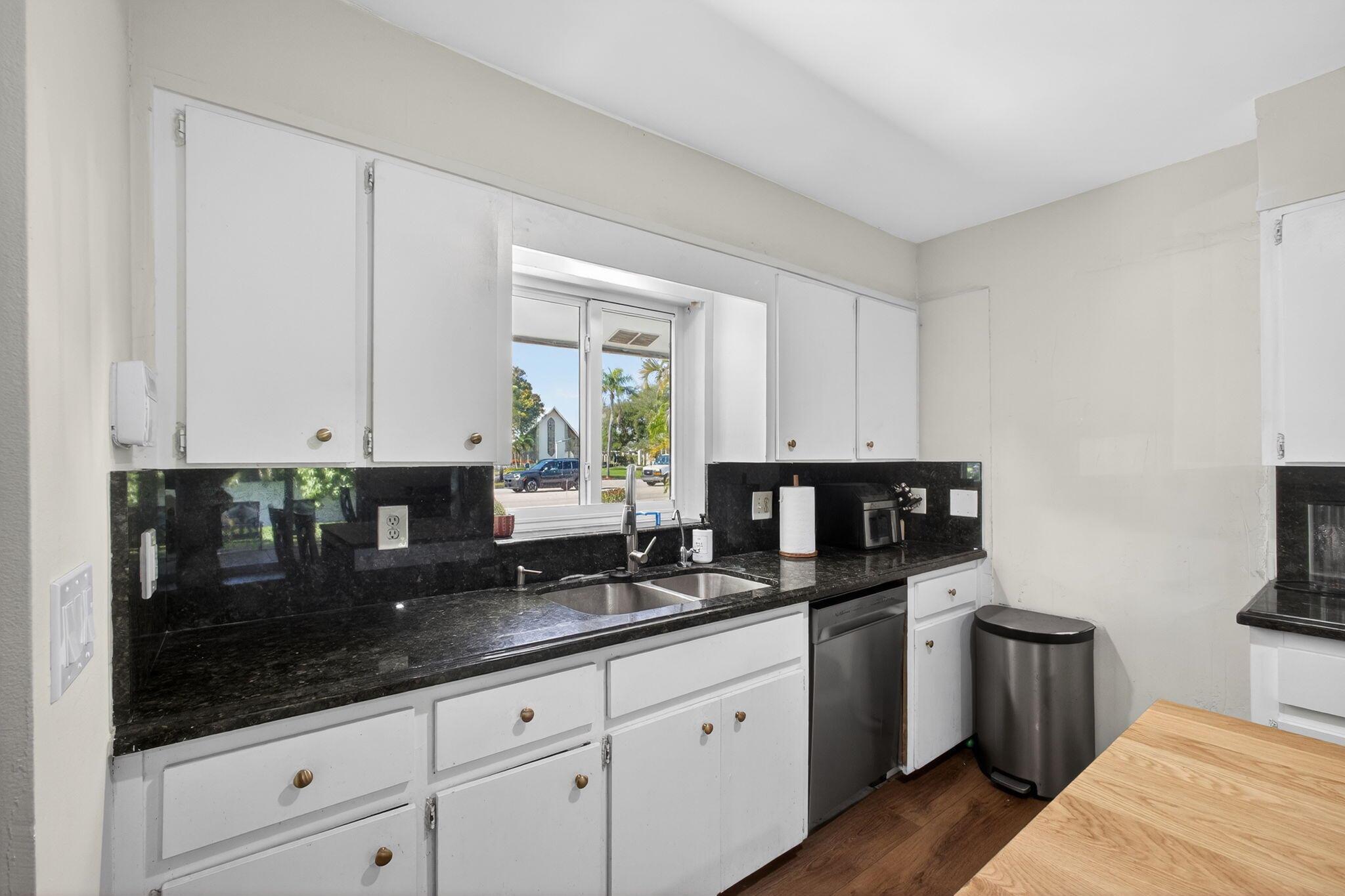 NORTH PALM BEACH VILLAGE - Residential