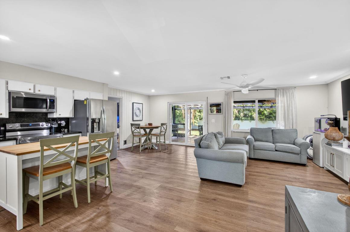 NORTH PALM BEACH VILLAGE OF 6 - Residential