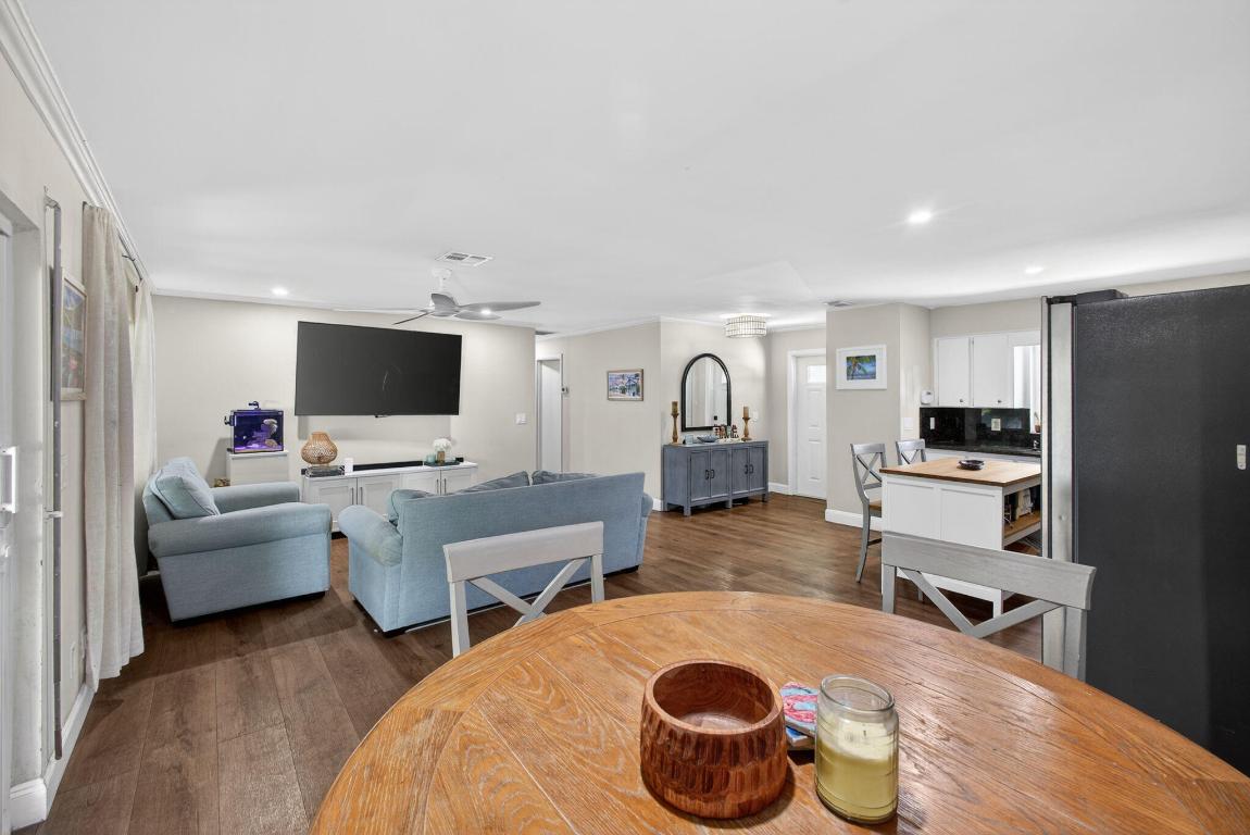 NORTH PALM BEACH VILLAGE OF 6 - Residential