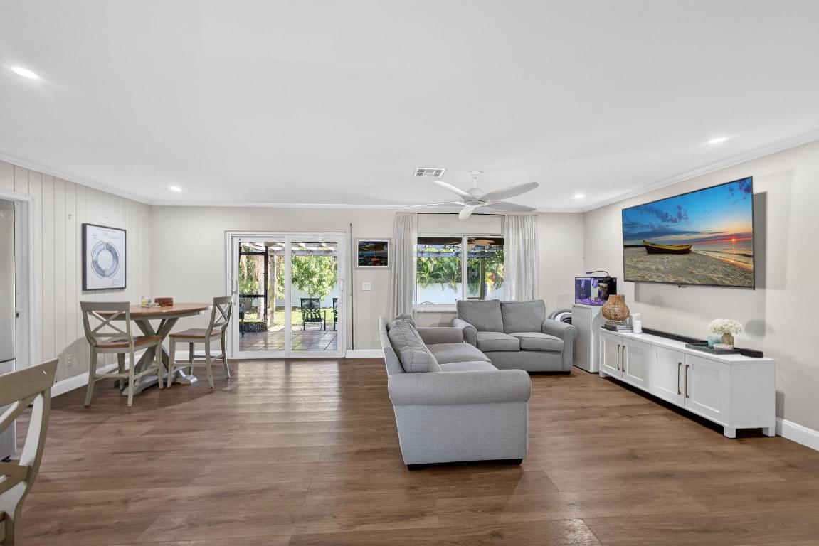 NORTH PALM BEACH VILLAGE OF 6 - Residential