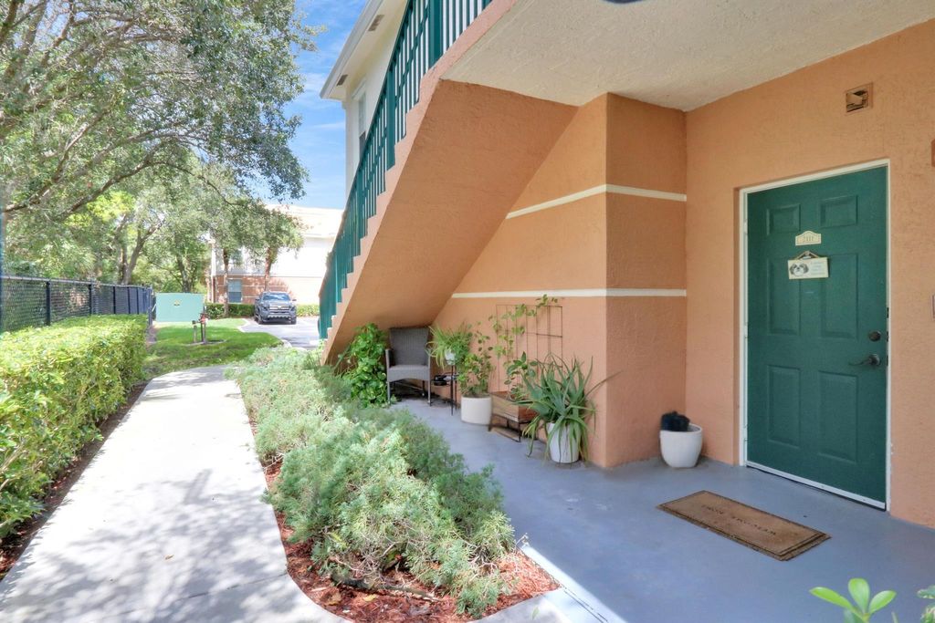 Photo of 2111 Myrtlewood Circle E, Palm Beach Gardens, FL 33418 (MLS # R11123158)