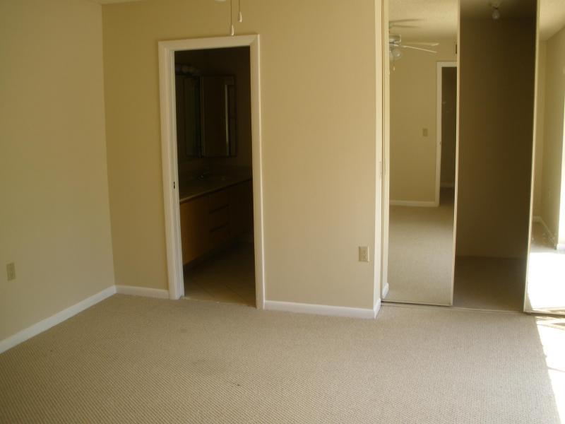 VILLAGE OF SANDALWOOD LAKES SOUTH - Residential Lease