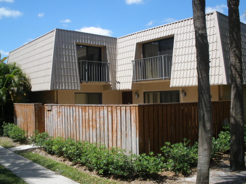 VILLAGE OF SANDALWOOD LAKES SOUTH - Residential Lease