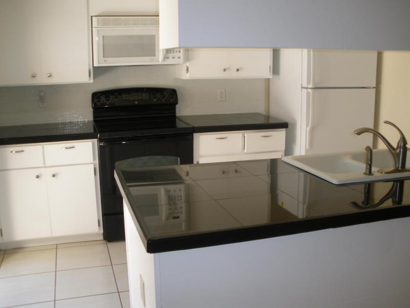 VILLAGE OF SANDALWOOD LAKES SOUTH - Residential Lease