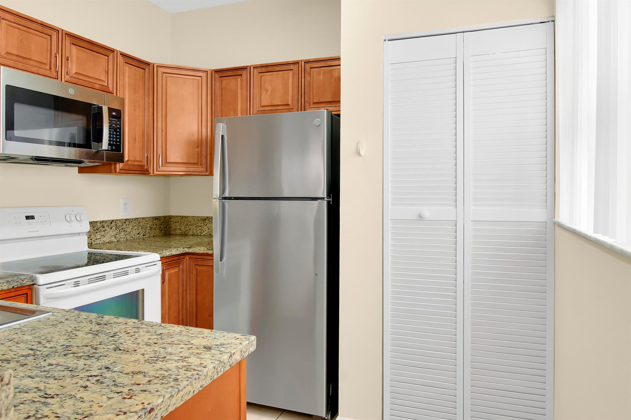 WATERS EDGE AT DEERFIELD - Residential