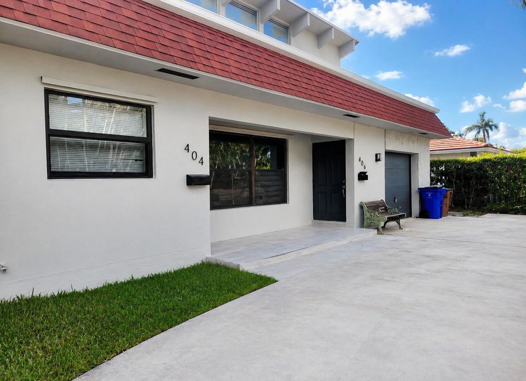 Photo of 404 SE 6th Avenue, Deerfield Beach, FL 33441 (MLS # B26020283)