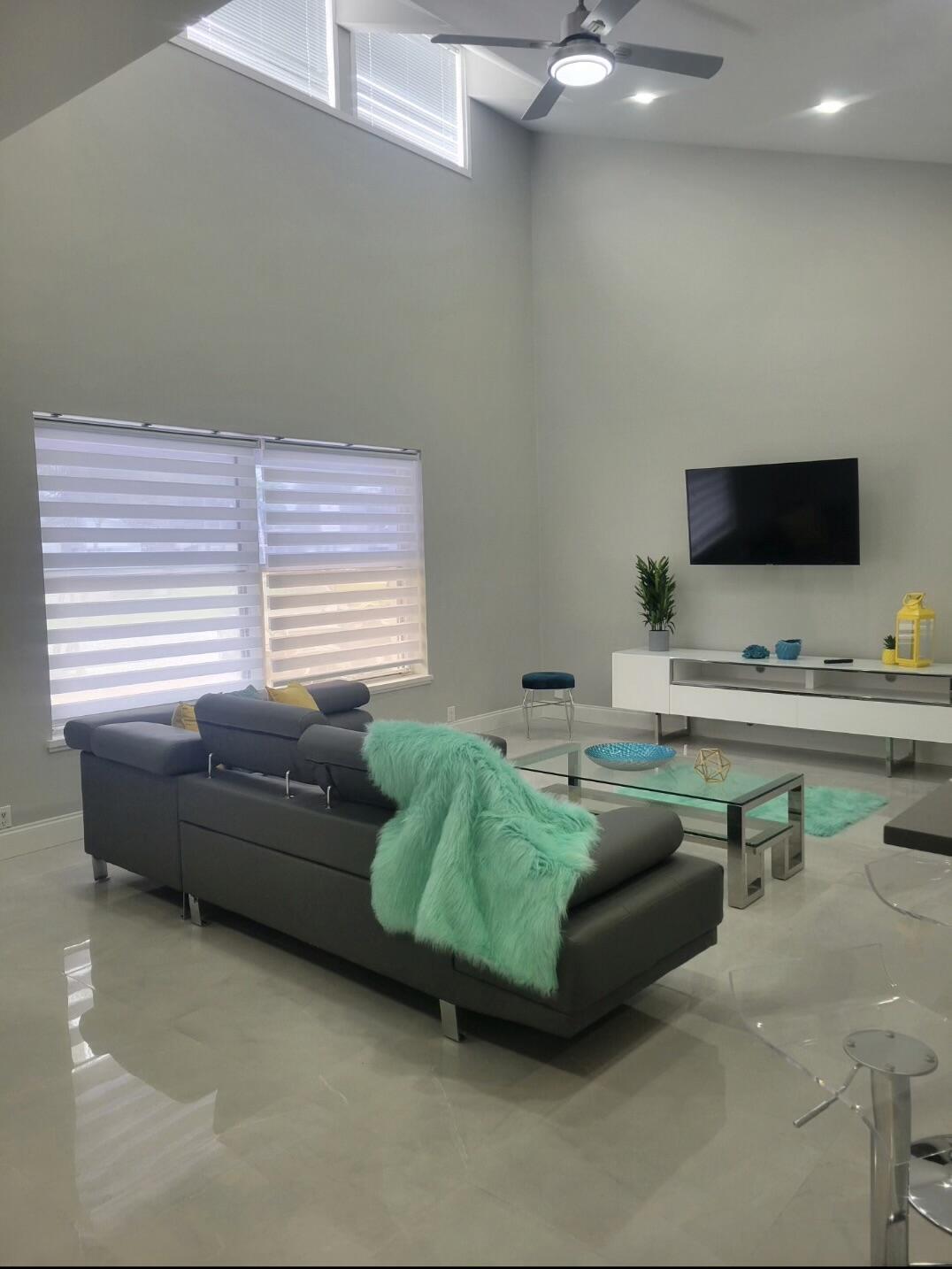 DEERFIELD BEACH GARDENS - Residential Income