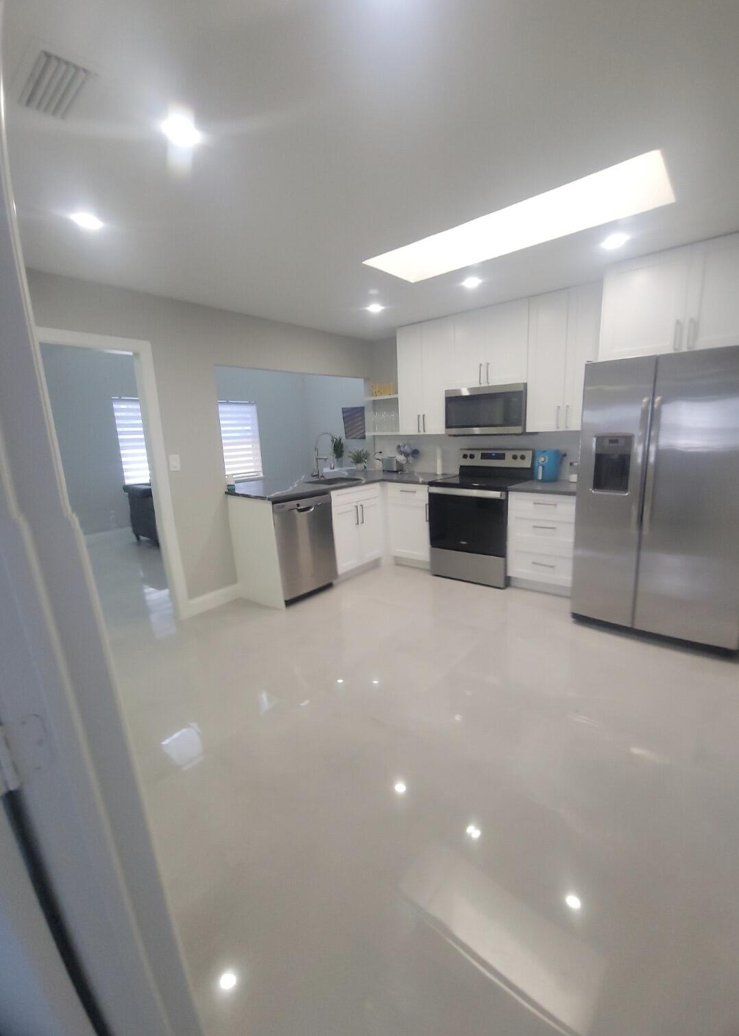 DEERFIELD BEACH GARDENS - Residential Income