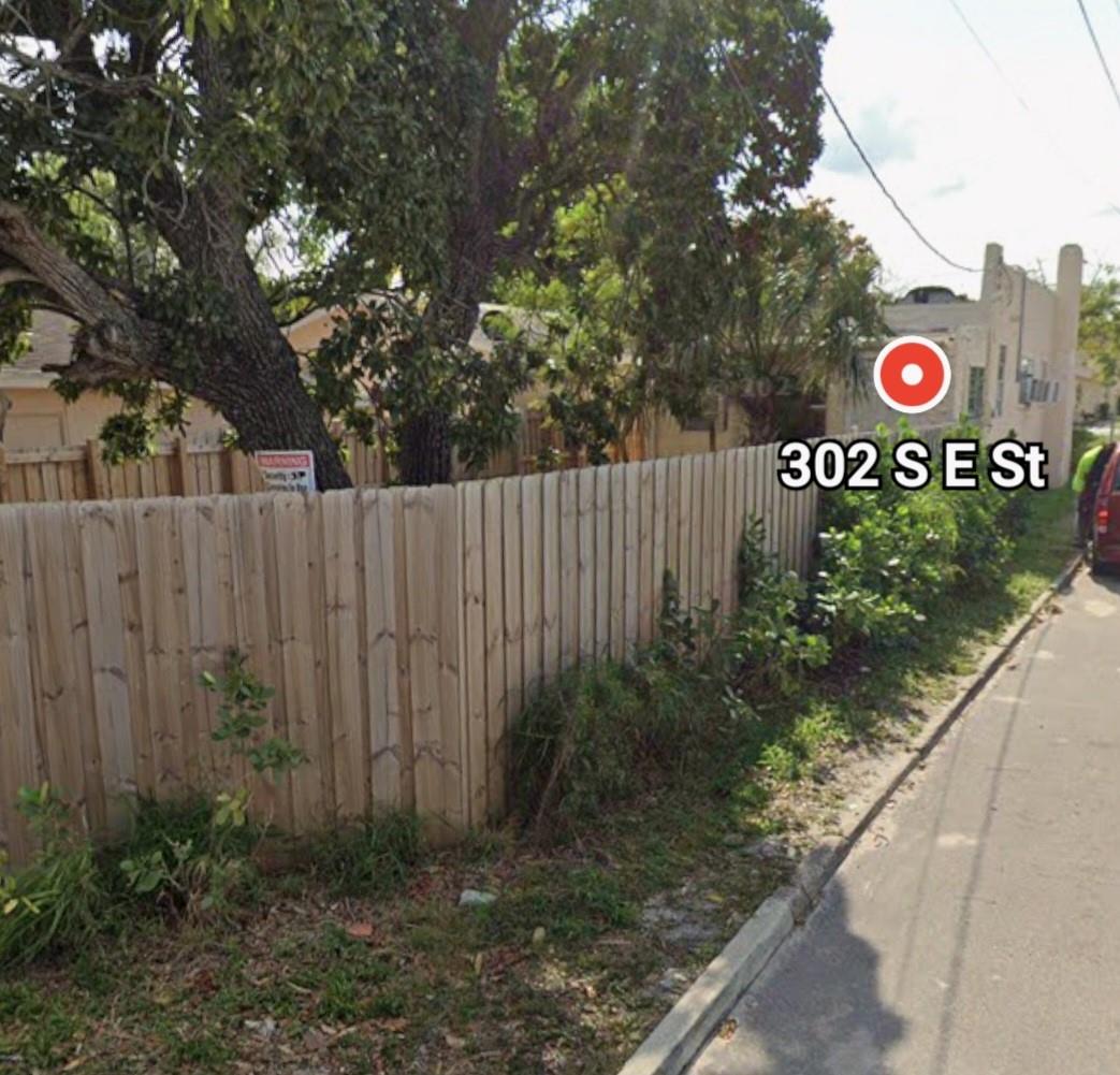 TOWN OF LAKE WORTH - Residential