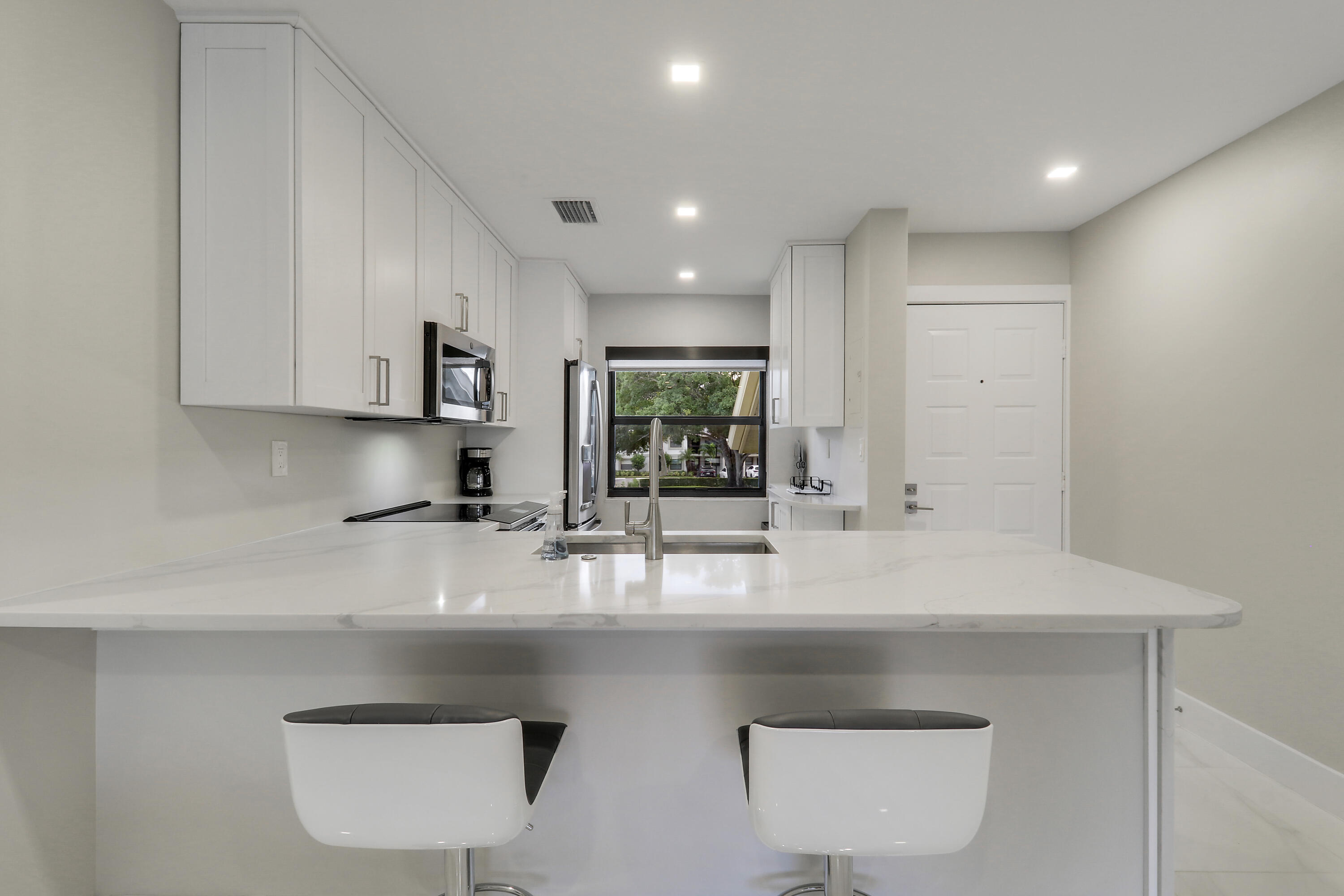 BRIARWOOD CONDO - Residential Lease