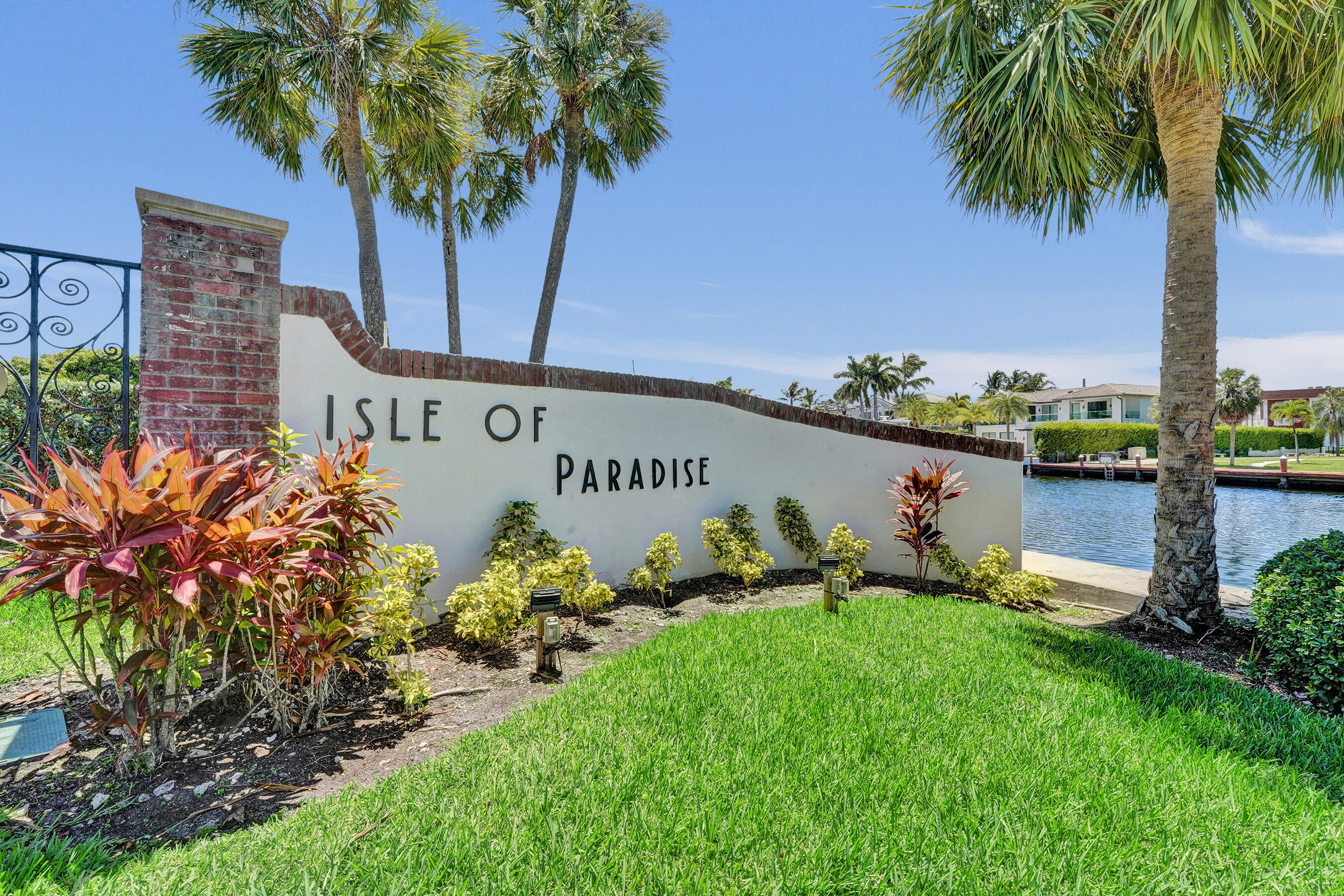 455 Paradise Isle Boulevard 305