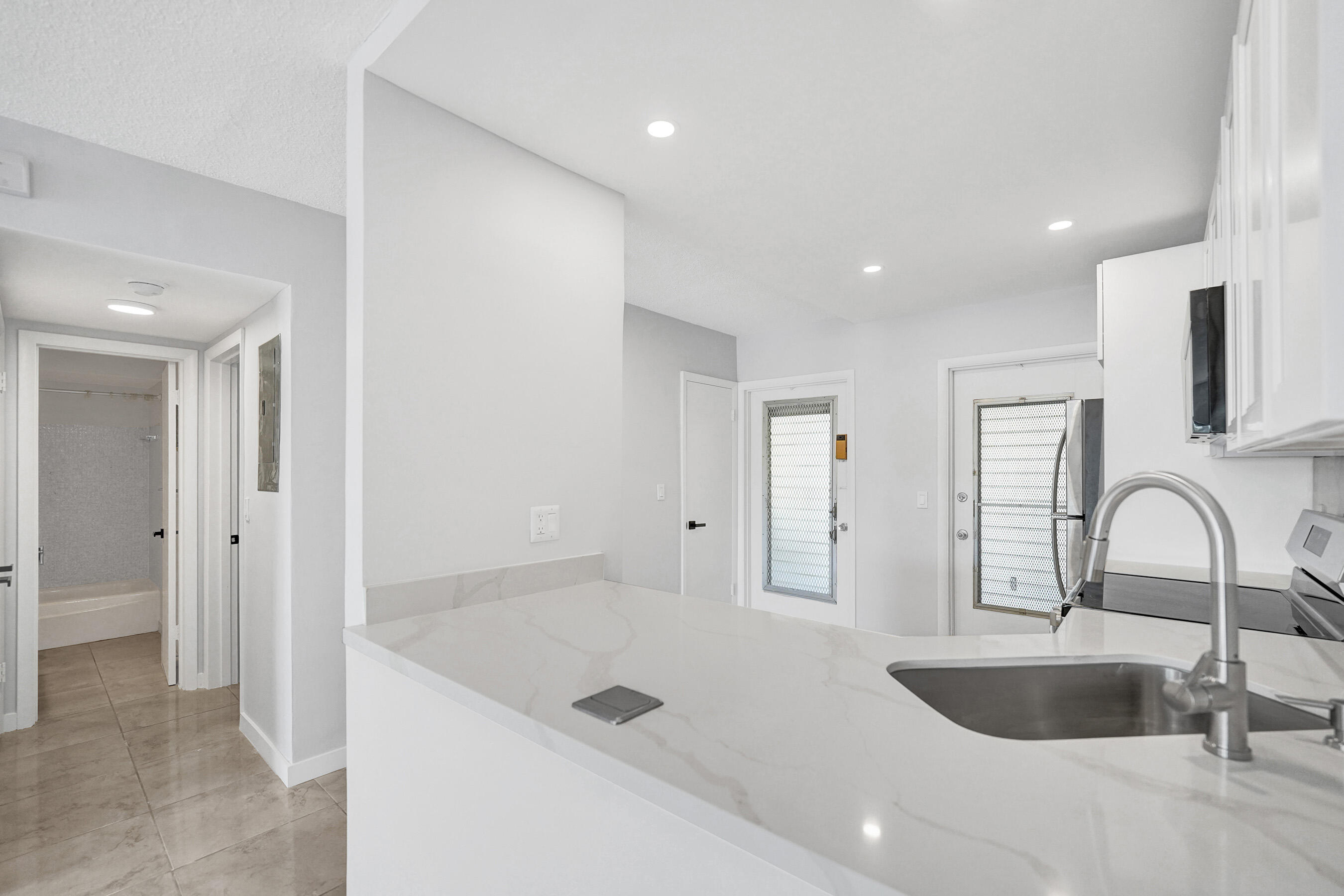 ISLE OF PARADISE CO-OP F - Residential