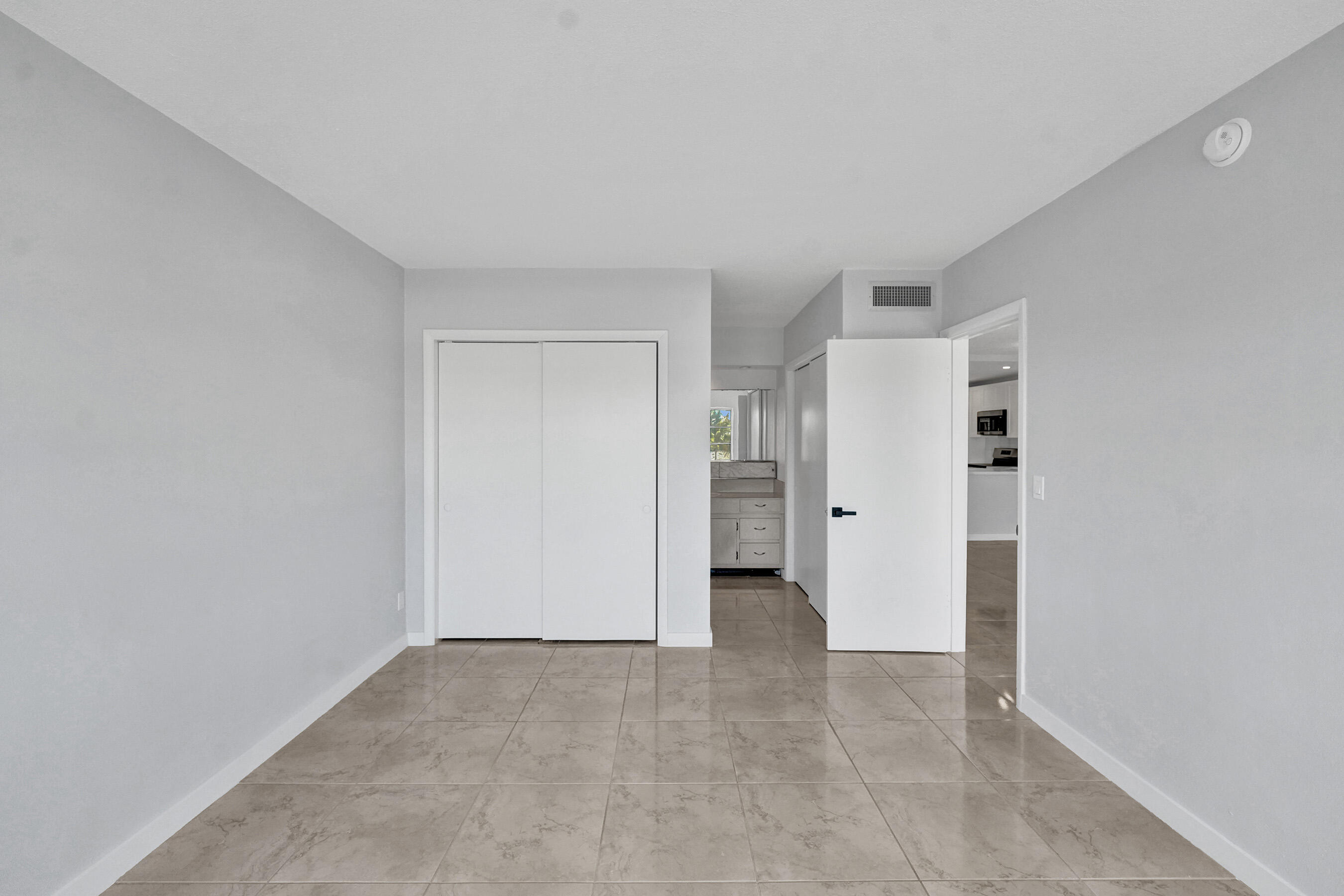 ISLE OF PARADISE CO-OP F - Residential