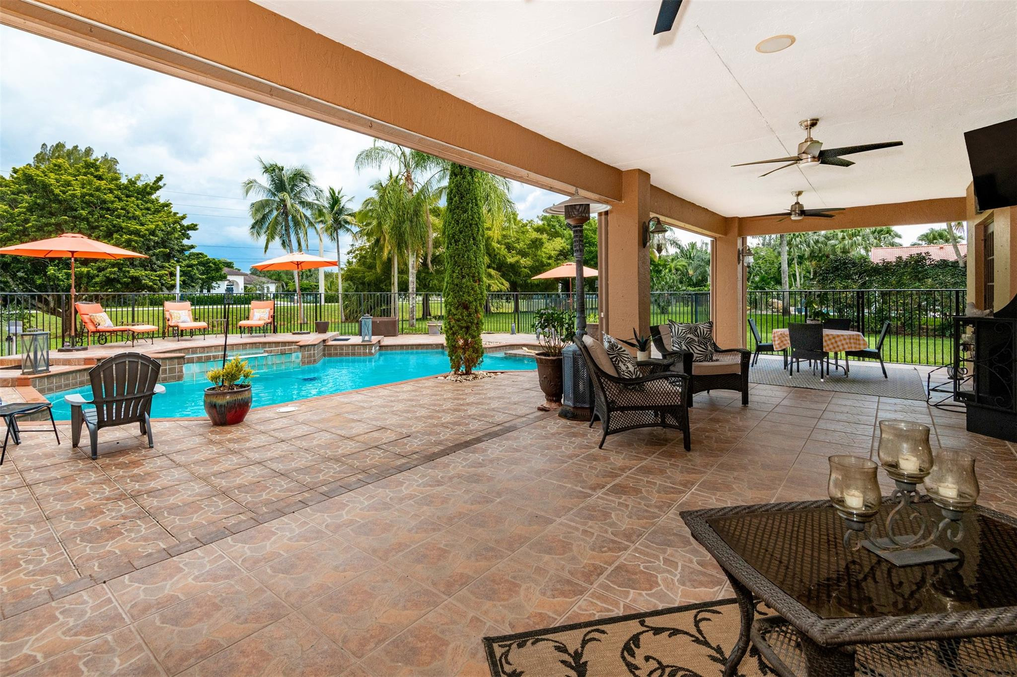 Davie Whispering Pines - Residential