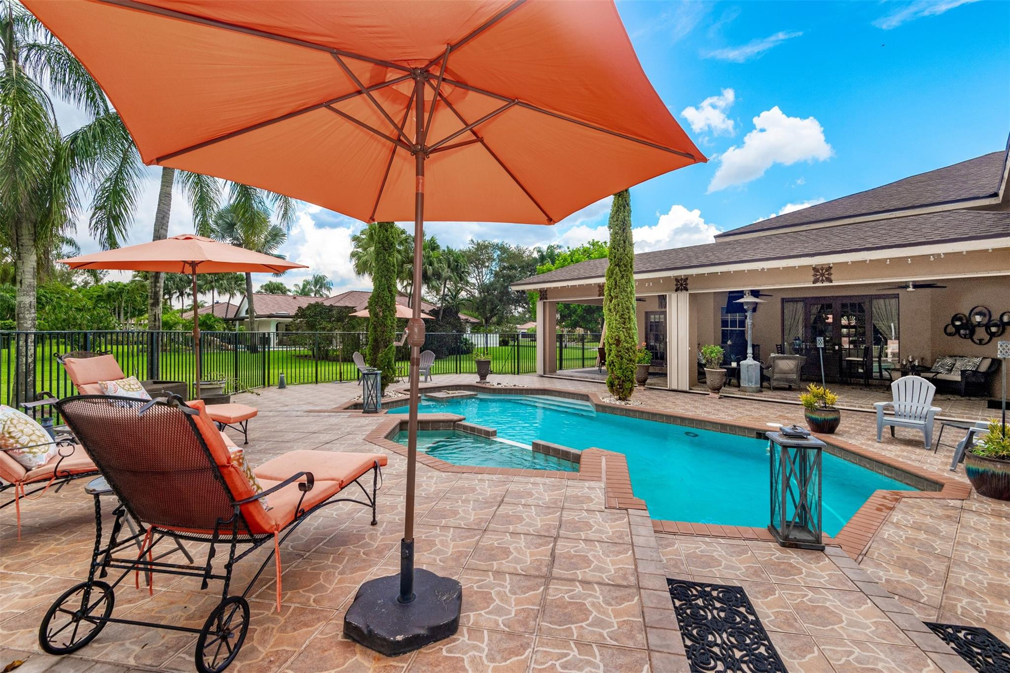 Davie Whispering Pines - Residential