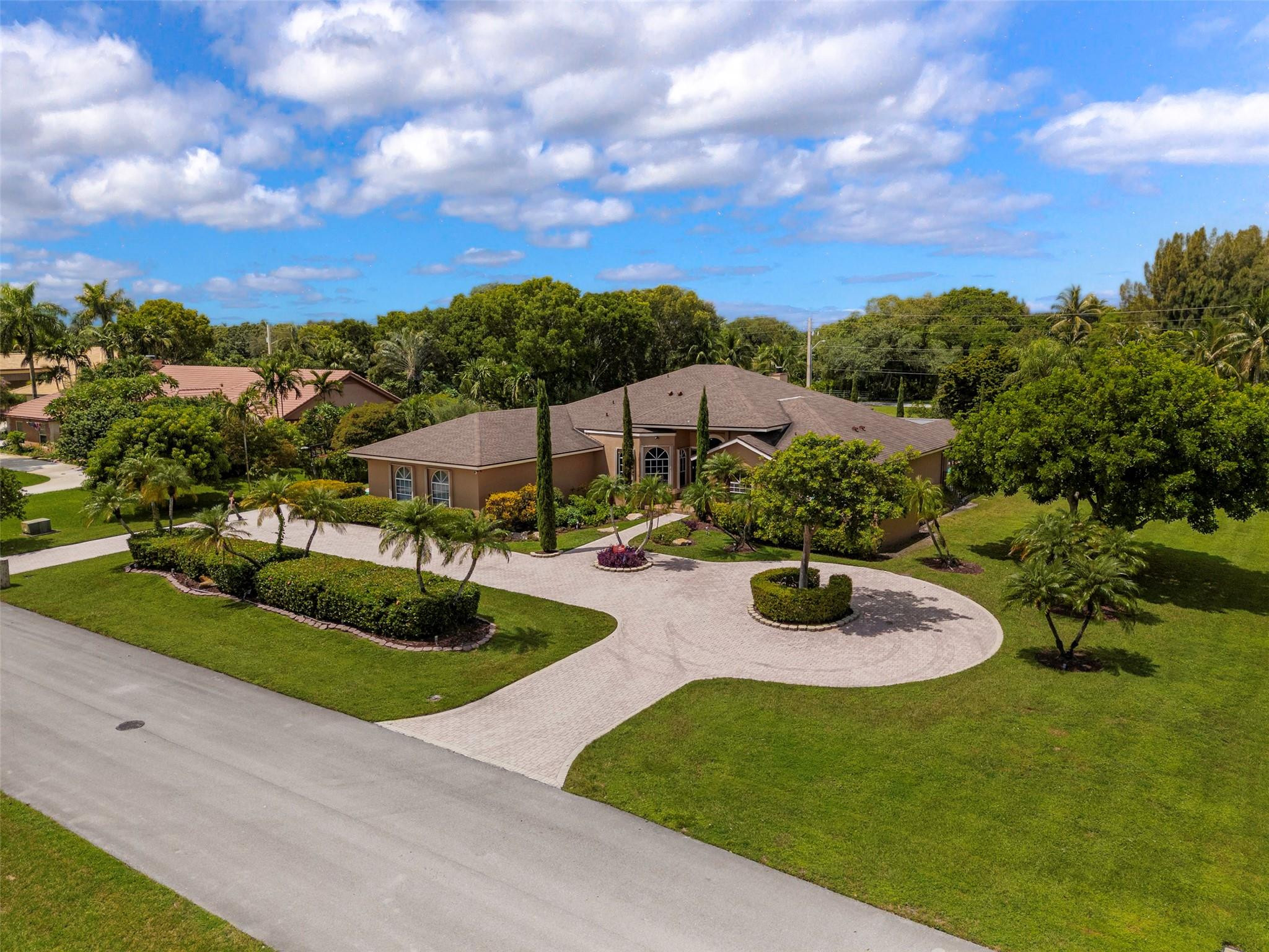 Davie Whispering Pines - Residential